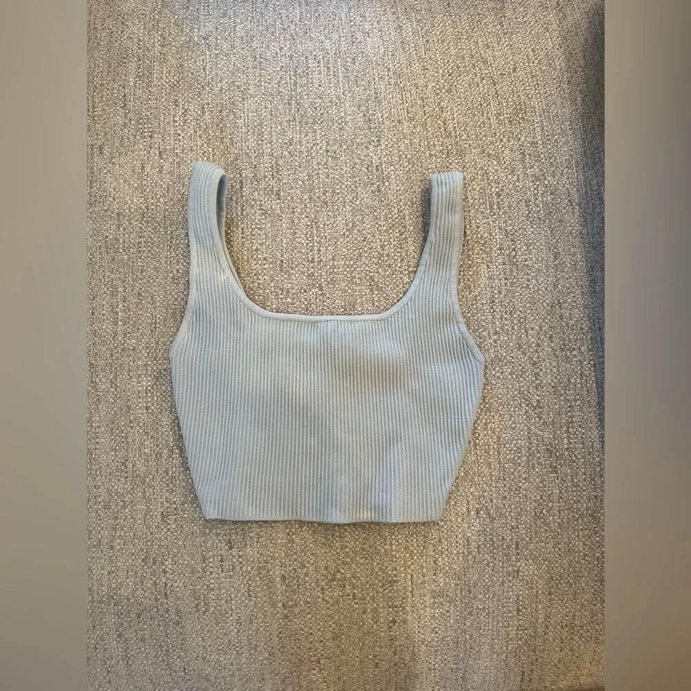 Sky blue babaton cropped tank top - Picture 1 of 2